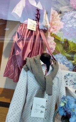 Dirndl und Hemd